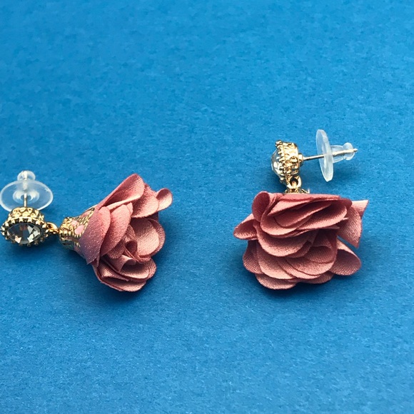 Rose silk flower earrings with rhinestone - Picture 6 of 8